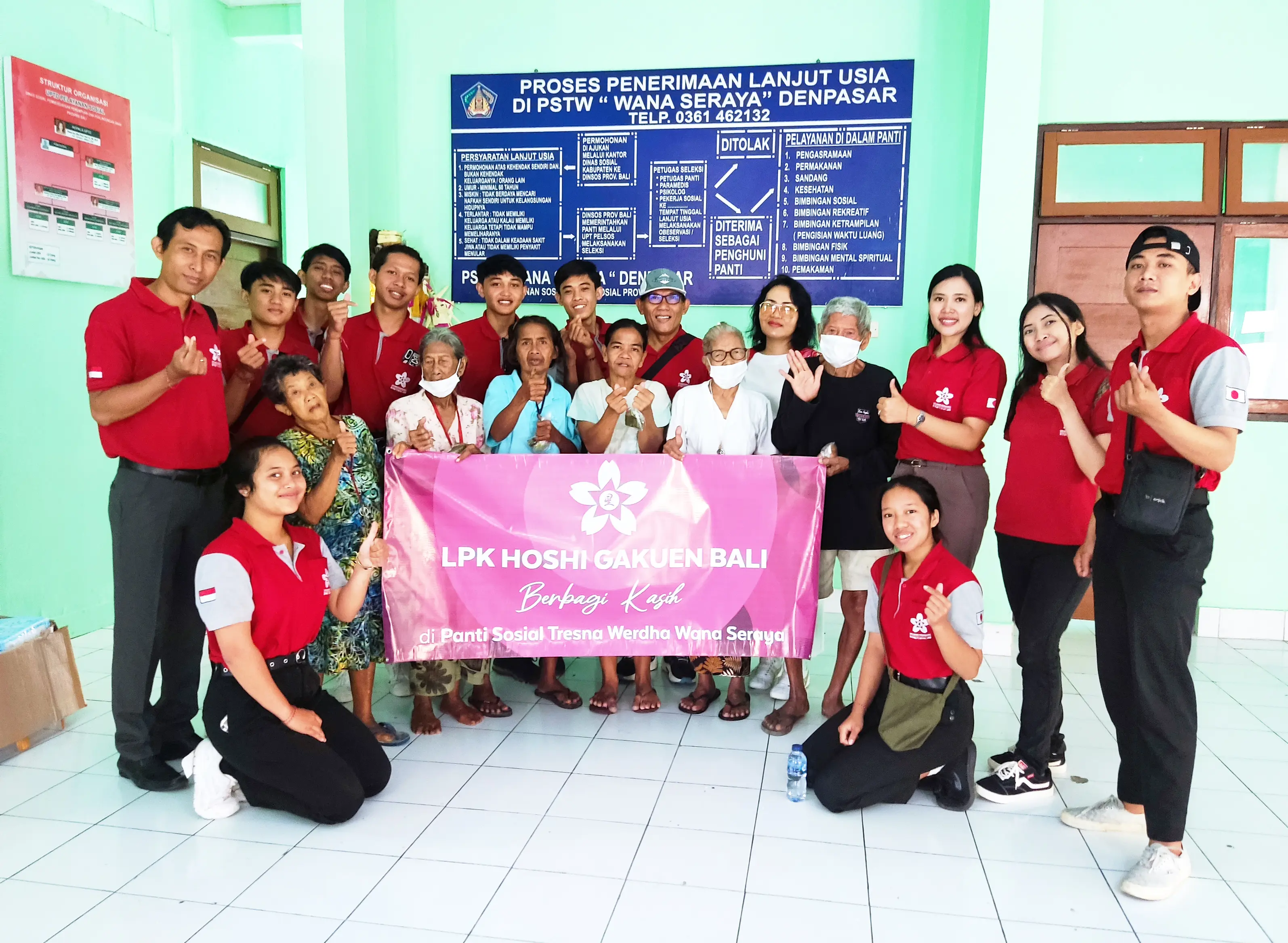 Foto kegiatan bersama siswa dan staff LPK Hoshi Gakuen Bali